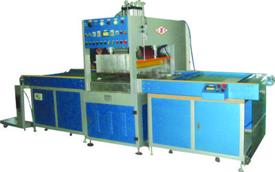 PVC軟線折盒壓痕機(jī)/膠盒模切機(jī)/全自動(dòng)機(jī)械上料_包裝機(jī)械欄目